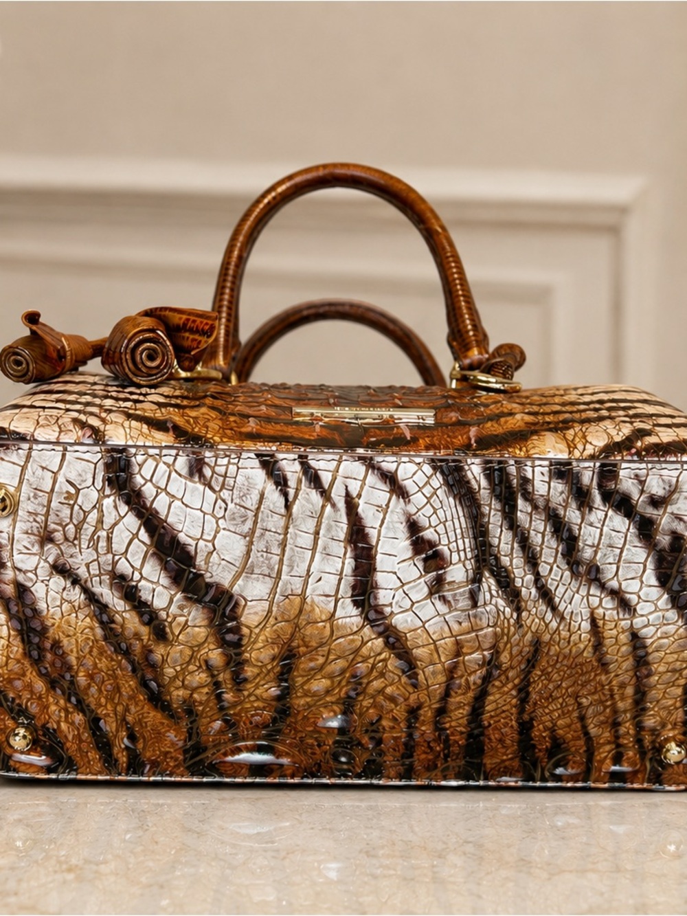 BRAHMIN “Feline Hermosa” Medium Duxbury with Ady Wallet, EUC & Brahmin Roses🌹 - Picture 9 of 13